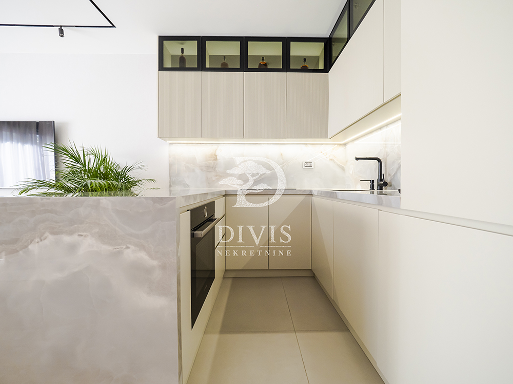 Slika 2 - Šumatovačka, Četvorosoban stan na prodaju, 86m2, 385.000€